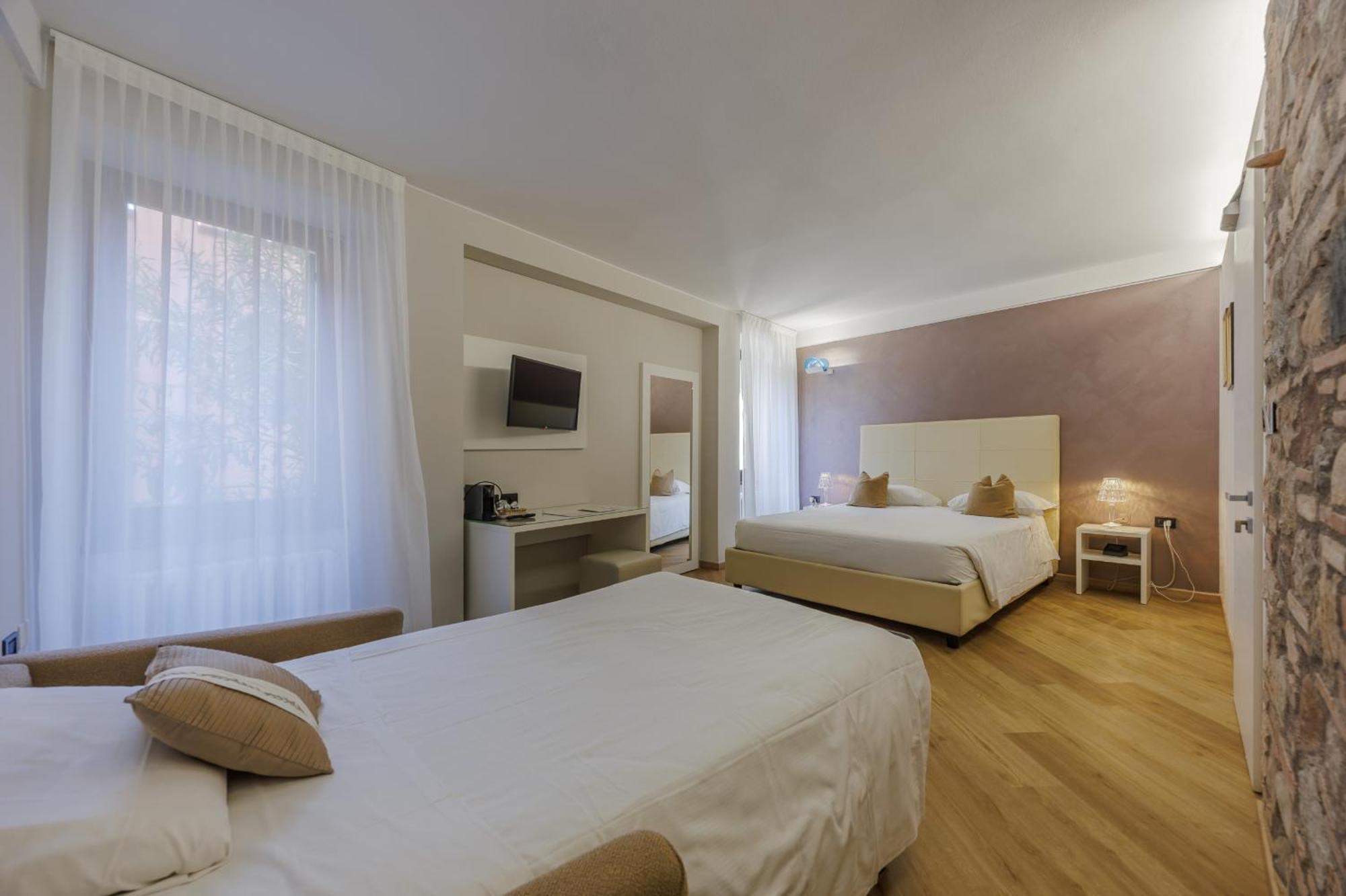 Hotel Degli Oleandri Сірміоне Екстер'єр фото