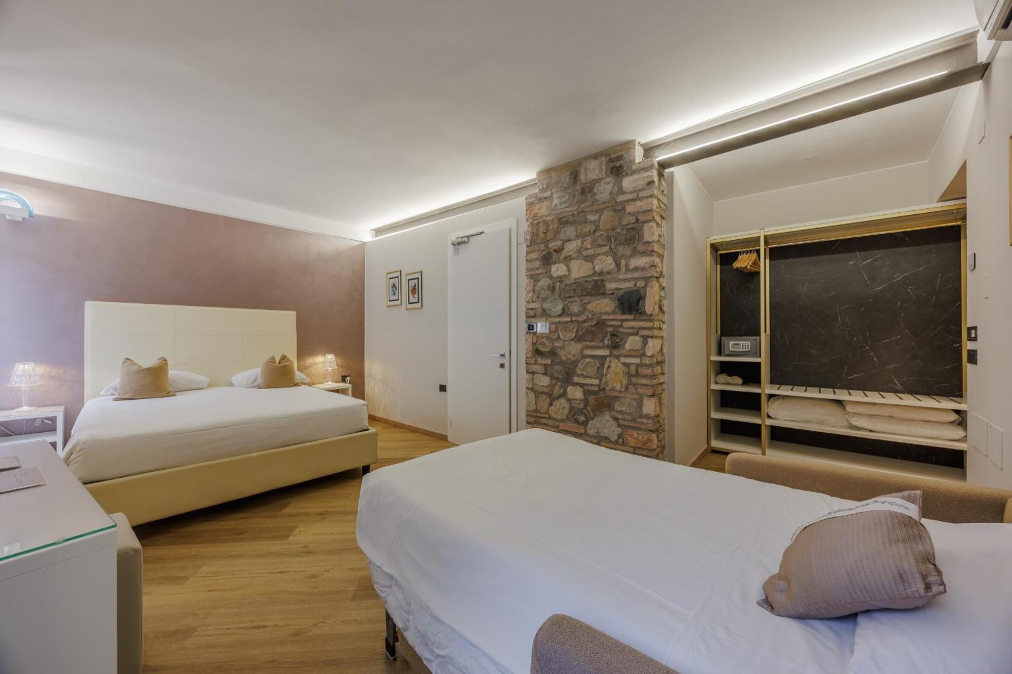 Hotel Degli Oleandri Сірміоне Екстер'єр фото
